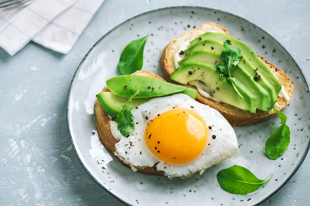 Sabal-Palms-plate-breakfast-food-eggs-avocado-toast-healthy-meal